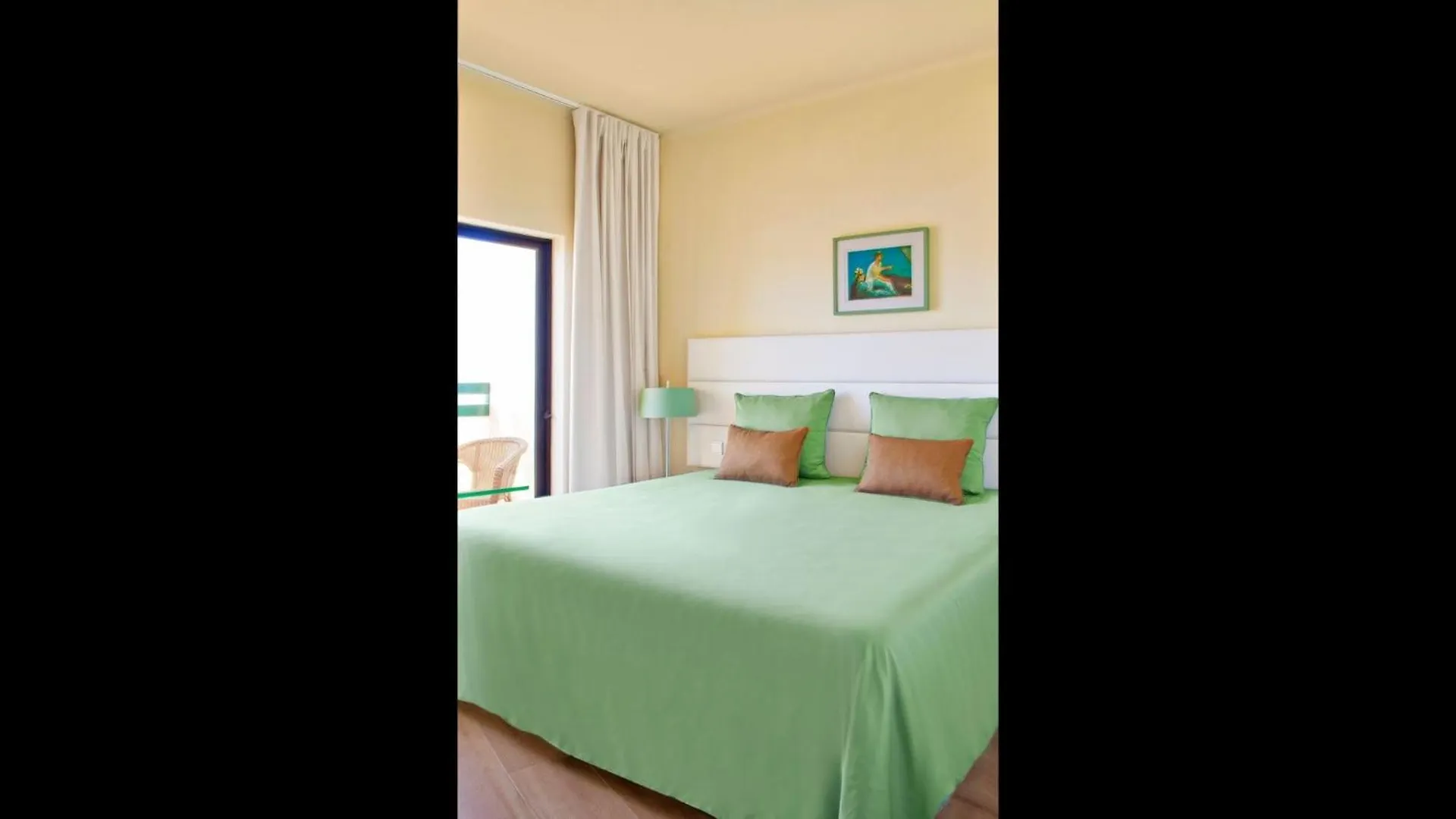 Amazing Aparthotel Apartments 2 Bedroom In Αλμπουφέιρα